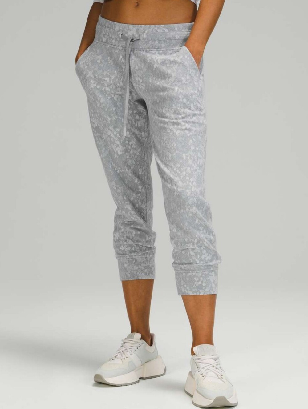 Lululemon Ready to Rulu Jogger Crop Size 8 NWT